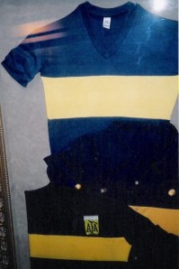 O Museo de la Pasión Boquense tem uma parede de uniformes... FOTO: Fut Pop Clube