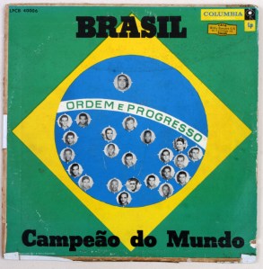 1958 - As estrelas campeãs do mundo Foto da coleção de Beto Xavier, autor de "Futebol no País da Música"
