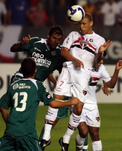 spjorgewagner_fd_090808 Jorge Wagner voltou a ser "o cara", com assistência e gol. FOTO divulgação VIPCOMM