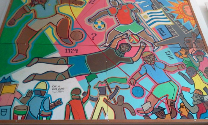 Obra de Carlos Páez Vilaró, no Museo del Fútbol, em Montevideo