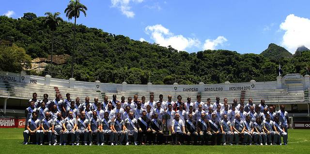 Com cartolas e comissão técnica FOTO Nelson Perez | Fluminense F.C.