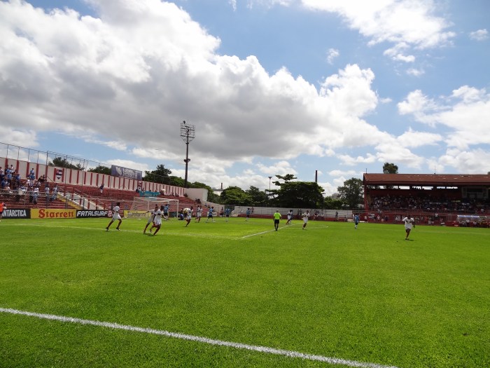 Segundo dos quatro gols do Bahia.