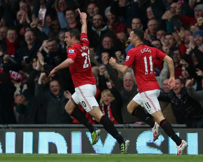 Van Persie, 20. E o eterno Giggs. IMAGEM: http://www.facebook.com/manchesterunited