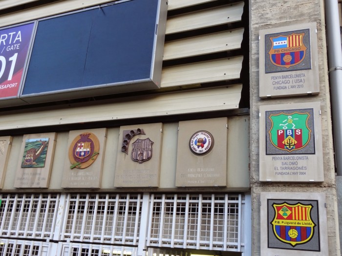 Homenagem às penyas, as torcidas barcelonistas em todo mundo.