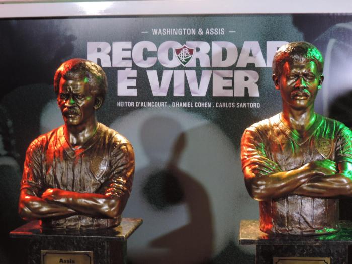 Os bustos criados por Antônio Liboredo, em foto de Sergio Duarte, do Rock Flu : https://www.facebook.com/pages/Rock-Flu/1441330556101607?fref=nf