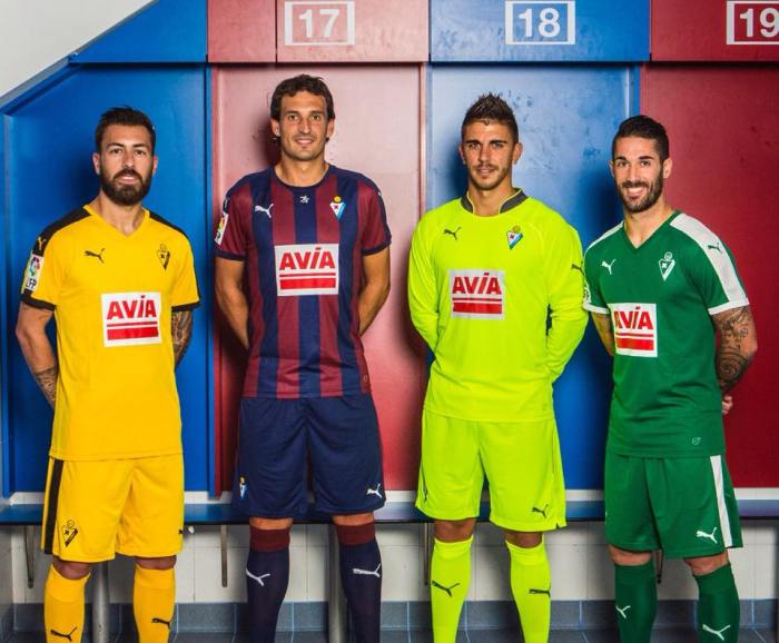 Camisetas 2015-15 da SD Eibar (a ttiular é a azulgrana). Puma.