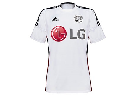 Terceira camisa do Bayer Leverkusen 2015-16.