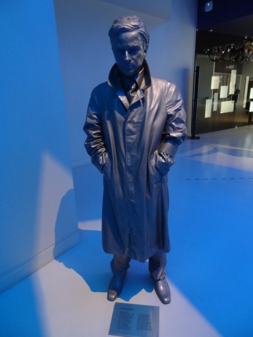 Mou, o Special One, nos recebe.