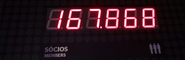 O Benfica tem poucos sócios???? Painel fotografado em maio de 2016.